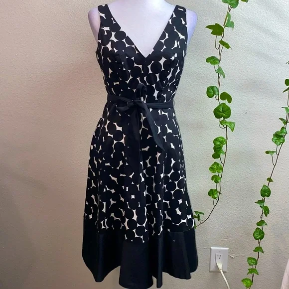 NINE WEST Womens Dress Sz 4Navy and White Polka DOts Career V Neck Fit & Flare - Picture 1 of 11